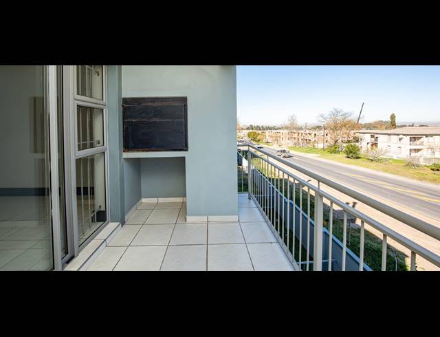 2 BEDROOM APARTMENT FOR SALE IN BRACKENFELL SOUTH